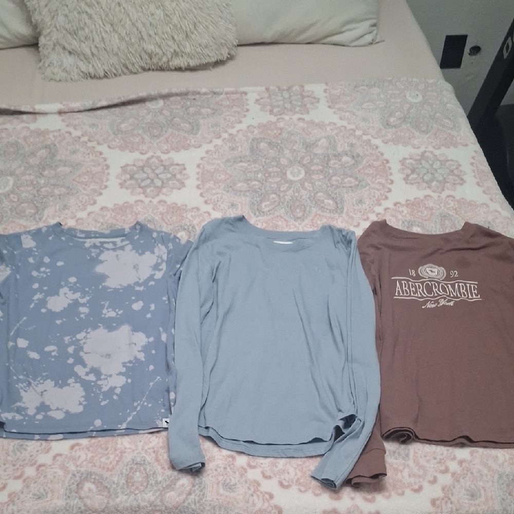 Abercrombie Kids Tie-Dye Blue, Solid Blue, and Brown Long Sleeve Tees